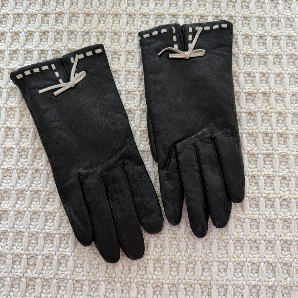Elegant Black Leather Gloves with White Accents